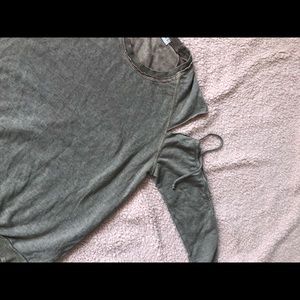 Women’s sweatshirt size small